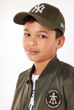 Accessories|Accessoires<America Today New Era pet 940 adjustable Black/white|Navy/white|Red/white